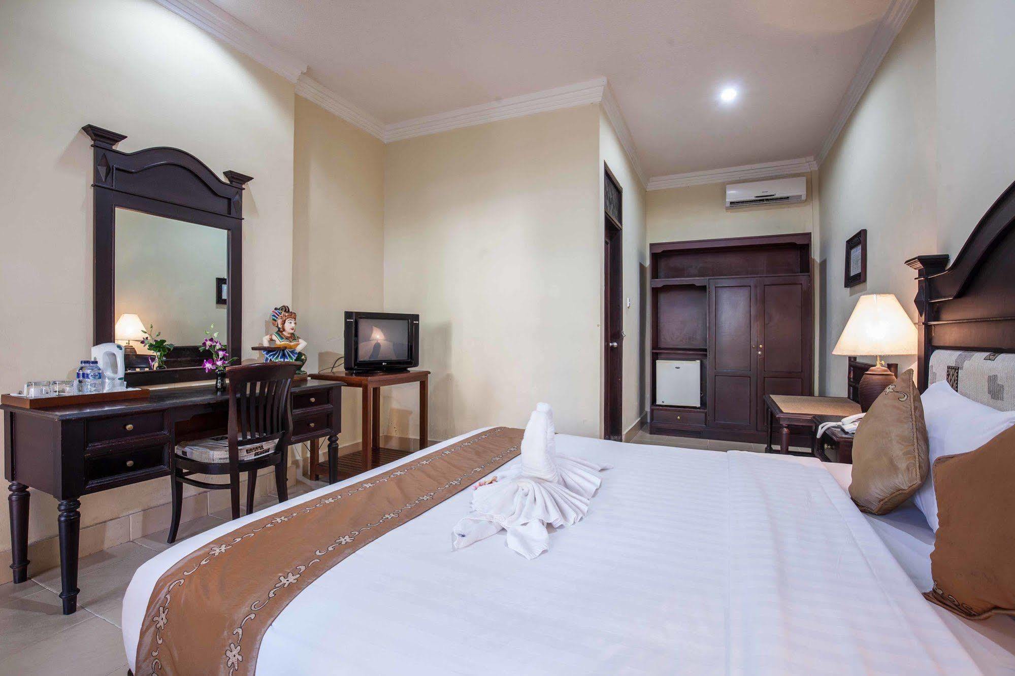 Shanti Front Sanur